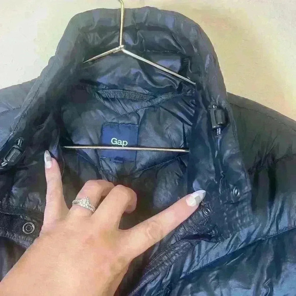 GAP womans down puffer jacket size xtra small in excellent condition - Picture 2 of 9